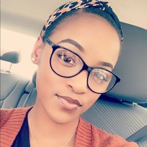 Meet your Posher, Sierra